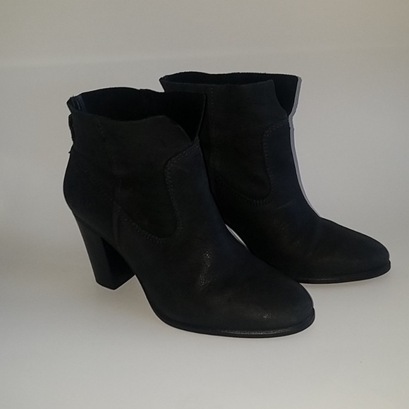 Vince Camuto booties - Picture 7 of 7